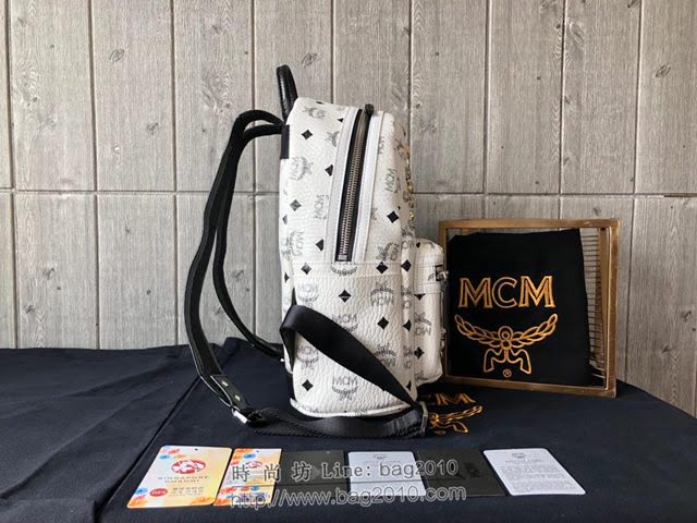 MCM雙肩背包 原單 Stark鉚釘雙肩背包 Visetos塗層材料 標誌性“M”字形多種金屬鉚釘 升級款 MCM女背包  mdmc1341